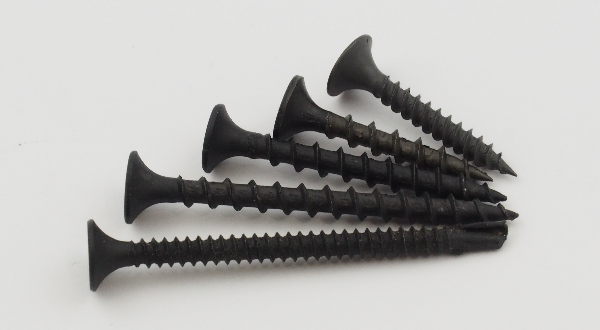 Różne typy wkrętów do ścian z karton-gipsu